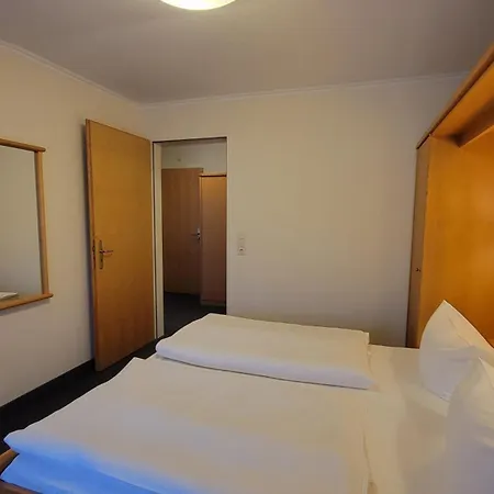 22 Im Haus Huehnergott Sellin