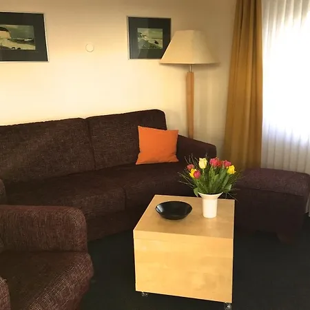 22 Im Haus Huehnergott * Sellin