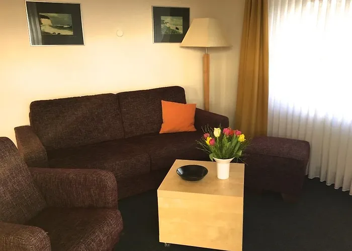 22 Im Haus Huehnergott * ゼリン